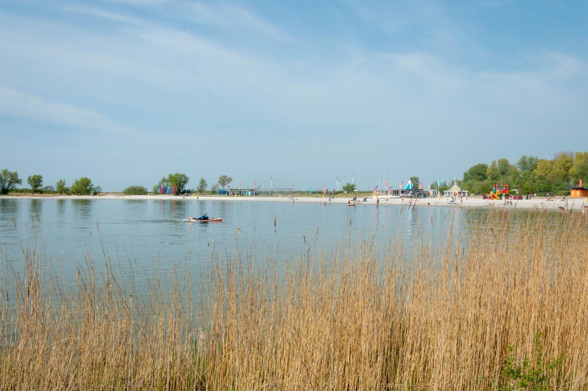 Zuiderzeestate 35, Prachtig Appartement Aan Het Ijsselmeer Маккум Экстерьер фото